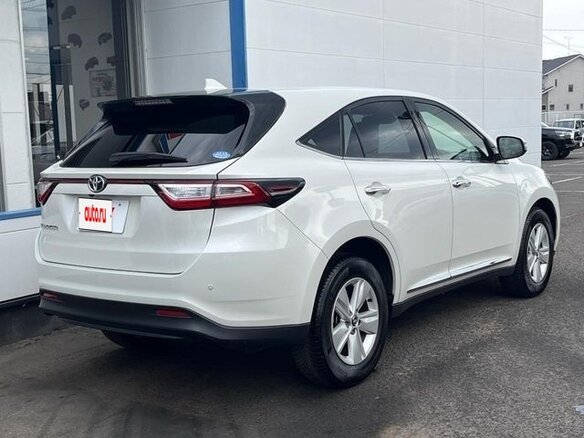 2018 Toyota Harrier III (XU60) Рестайлинг, белый, 2450012 рублей - вид 3