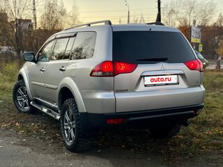 2015 Mitsubishi Pajero Sport II Рестайлинг, серебристый, 1900000 рублей, вид 4