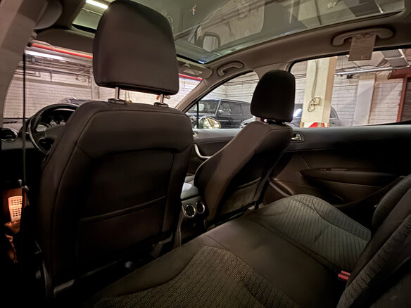 2011 Peugeot 308 I Рестайлинг, белый, 447000 рублей - вид 4