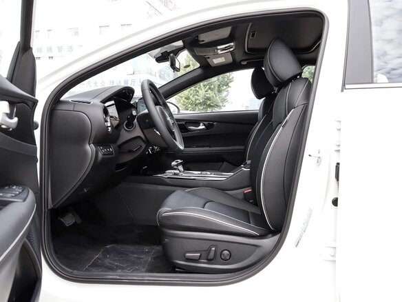 2026 Kia K3 II (China Market) Рестайлинг, белый - вид 9