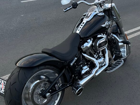 2020 Harley-Davidson Fat Boy, чёрный, 3000000 рублей - вид 20