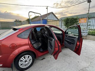 2008 Ford Focus II Рестайлинг, красный, 700000 рублей, вид 3