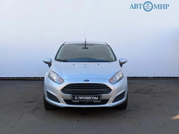 2015 Ford Fiesta Mk6 Рестайлинг, серебристый, 709000 рублей - вид 1