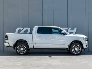 2023 Ram 1500 Crew Cab eTorque V, белый, 8190000 рублей, вид 5