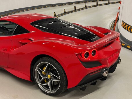 2021 Ferrari F8 Tributo, красный, 23500000 рублей, вид 5