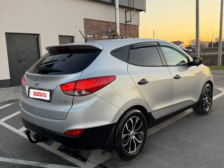 2011 Hyundai ix35 I, серебристый, 895000 рублей, вид 5