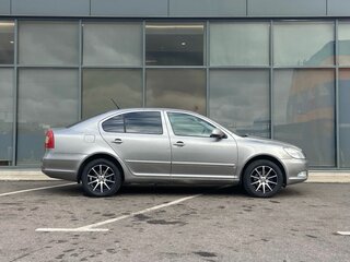 2011 Skoda Octavia II (A5) Рестайлинг, серый, 599000 рублей, вид 3