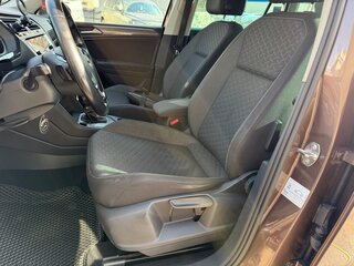 2018 Volkswagen Tiguan II, коричневый, 2199000 рублей, вид 5