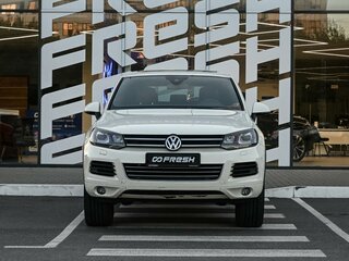 2011 Volkswagen Touareg II, белый, 2199000 рублей, вид 3
