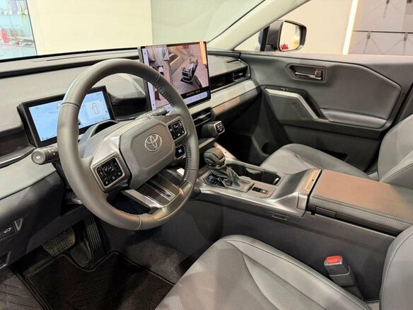 2025 Toyota RAV4 VI (XA60), чёрный, 4700000 рублей - вид 8