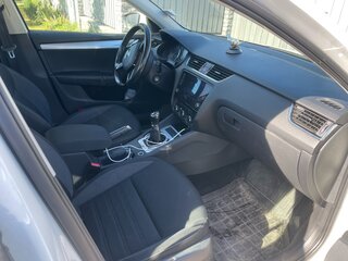 2018 Skoda Octavia III (A7) Рестайлинг, белый, 1190000 рублей, вид 4