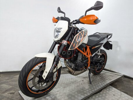 2013 KTM 690 Duke, белый, 389000 рублей, вид 2