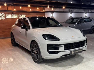 2026 Porsche Cayenne GTS Coupé III Рестайлинг, серый, 24500000 рублей, вид 4