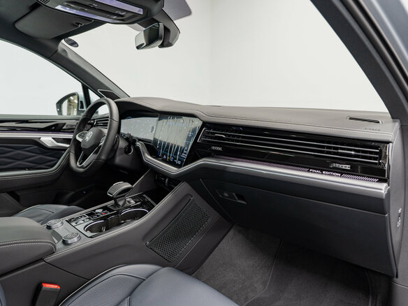 2026 Volkswagen Touareg III Рестайлинг, серый, 12790000 рублей - вид 13