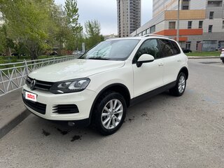 2011 Volkswagen Touareg II, белый, 1650000 рублей, вид 1