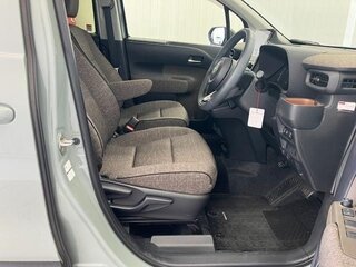 2023 Toyota Sienta III, серый, 1220000 рублей, вид 5
