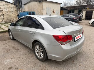 2013 Chevrolet Cruze I Рестайлинг, серебристый, 699000 рублей, вид 3