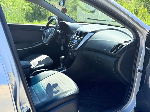 2013 Hyundai Solaris I, серебристый, 740000 рублей - вид 14