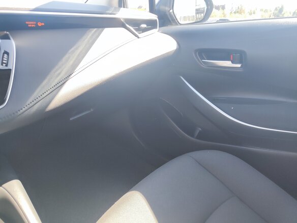2022 Toyota Corolla XII (E210), чёрный, 2445000 рублей - вид 31