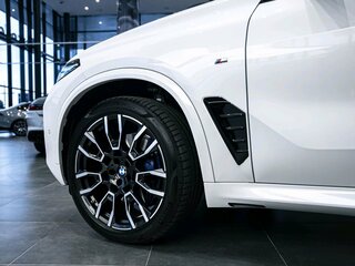 2025 BMW X5 40i IV (G05/G18) Рестайлинг, белый, 13990000 рублей, вид 4