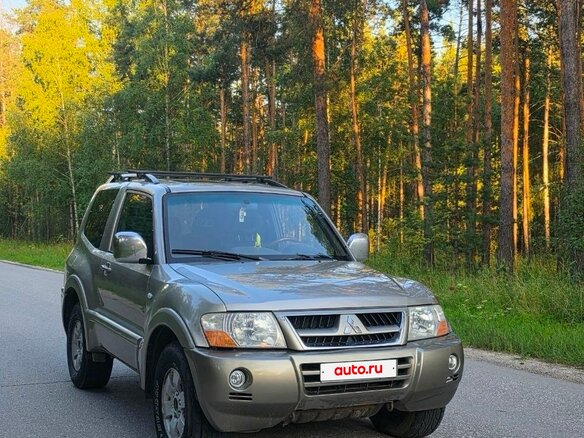 2003 Mitsubishi Pajero III Рестайлинг, золотистый, 750000 рублей