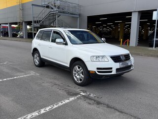 2005 Volkswagen Touareg I, белый, 700000 рублей, вид 5