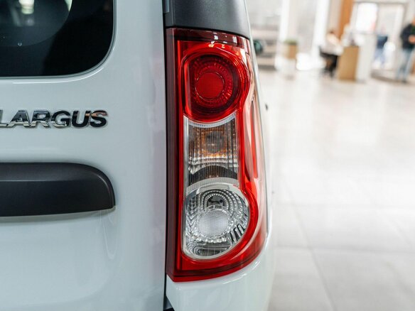 2026 Lada (ВАЗ) Largus I Рестайлинг, белый - вид 33