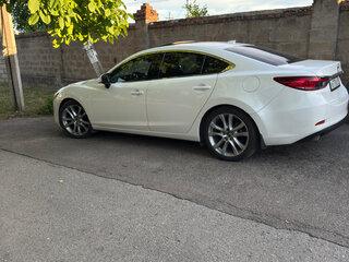 2016 Mazda 6 III (GJ) Рестайлинг, белый, 1690000 рублей, вид 4
