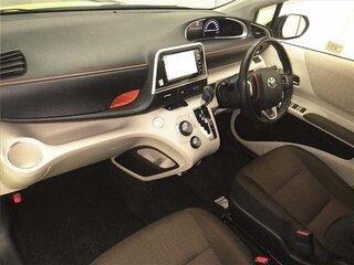 2018 Toyota Sienta II, жёлтый, 1600000 рублей, вид 4