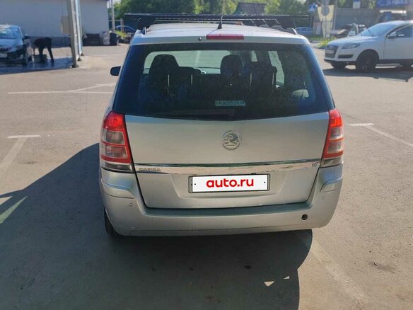 2008 Opel Zafira B Рестайлинг, серебристый, 430000 рублей - вид 1