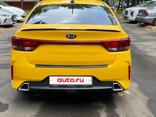 2021 Kia Rio IV Рестайлинг, белый, 900000 рублей, вид 2
