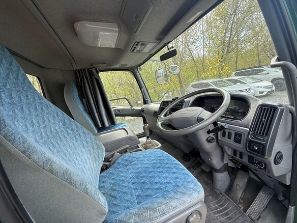 1999 Fuso (Mitsubishi) Fighter, зелёный, 4300000 рублей - вид 24