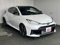 2026 Toyota Yaris IV Рестайлинг, белый, 5140000 рублей - вид 2