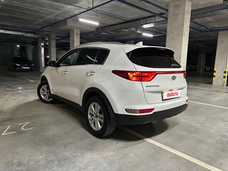 2017 Kia Sportage IV, белый, 2350000 рублей, вид 4