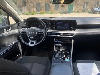 2022 Kia K5 III, чёрный, 2499000 рублей, вид 5