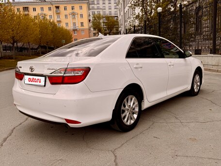 2016 Toyota Camry VII (XV50) Рестайлинг, белый, 1750000 рублей, вид 5