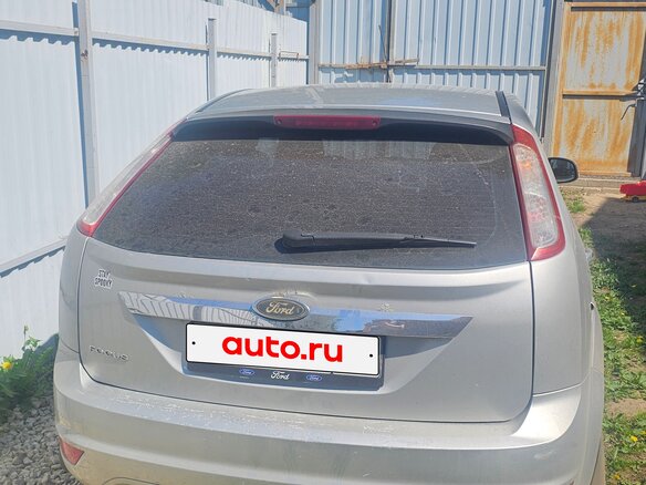 2008 Ford Focus II Рестайлинг, серебристый, 400000 рублей - вид 2