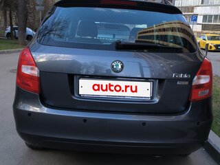 2011 Skoda Fabia II Рестайлинг, серый, 900000 рублей, вид 5