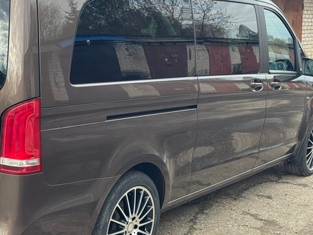 2017 Mercedes-Benz V-Класс Extra Long 250 d экстра длинный III (W447), коричневый, 3955000 рублей, вид 3