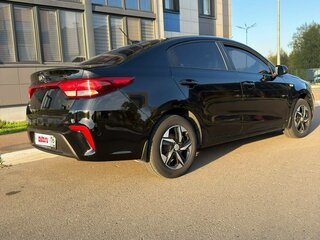 2018 Kia Rio IV, чёрный, 1150000 рублей, вид 3