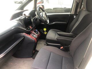 2014 Toyota Noah III (R80), белый, 1860000 рублей, вид 4