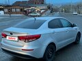 2015 Kia Rio III Рестайлинг, серебристый, 769000 рублей - вид 4