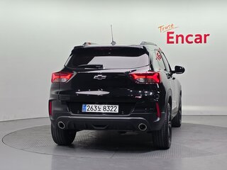 2023 Chevrolet TrailBlazer III, чёрный, 2140000 рублей, вид 3
