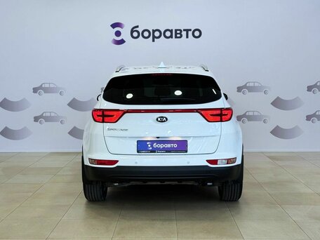 2017 Kia Sportage IV, белый, 1680000 рублей, вид 4