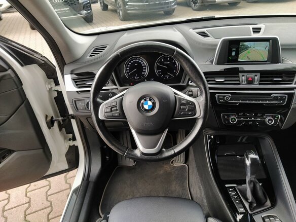 2020 BMW X1 18d xDrive II (F48) Рестайлинг, белый - вид 24