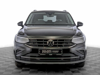 2021 Volkswagen Tiguan II Рестайлинг, чёрный, 3150000 рублей, вид 2