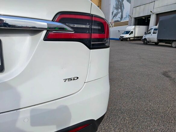 2017 Tesla Model X 75D I, белый, 3200000 рублей - вид 5