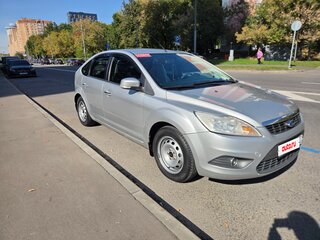 2010 Ford Focus II Рестайлинг, серебристый, 599000 рублей, вид 2