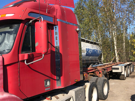 2000 Freightliner Century Class, красный, 1600000 рублей, вид 2