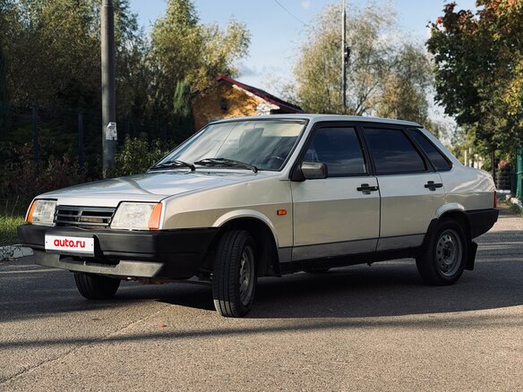 2001 Lada (ВАЗ) 21099, серебристый, 249999 рублей